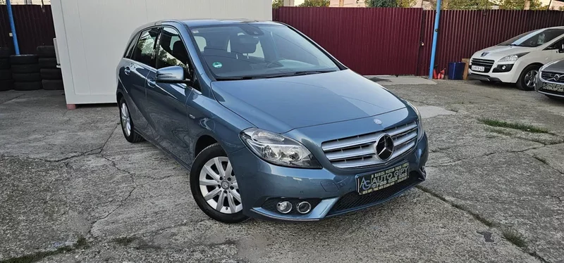 Mercedes-Benz B 200